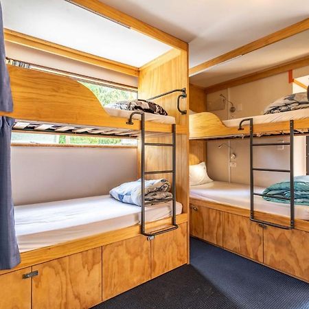 The Flaming Kiwi Backpackers Hostel Queenstown Exterior photo